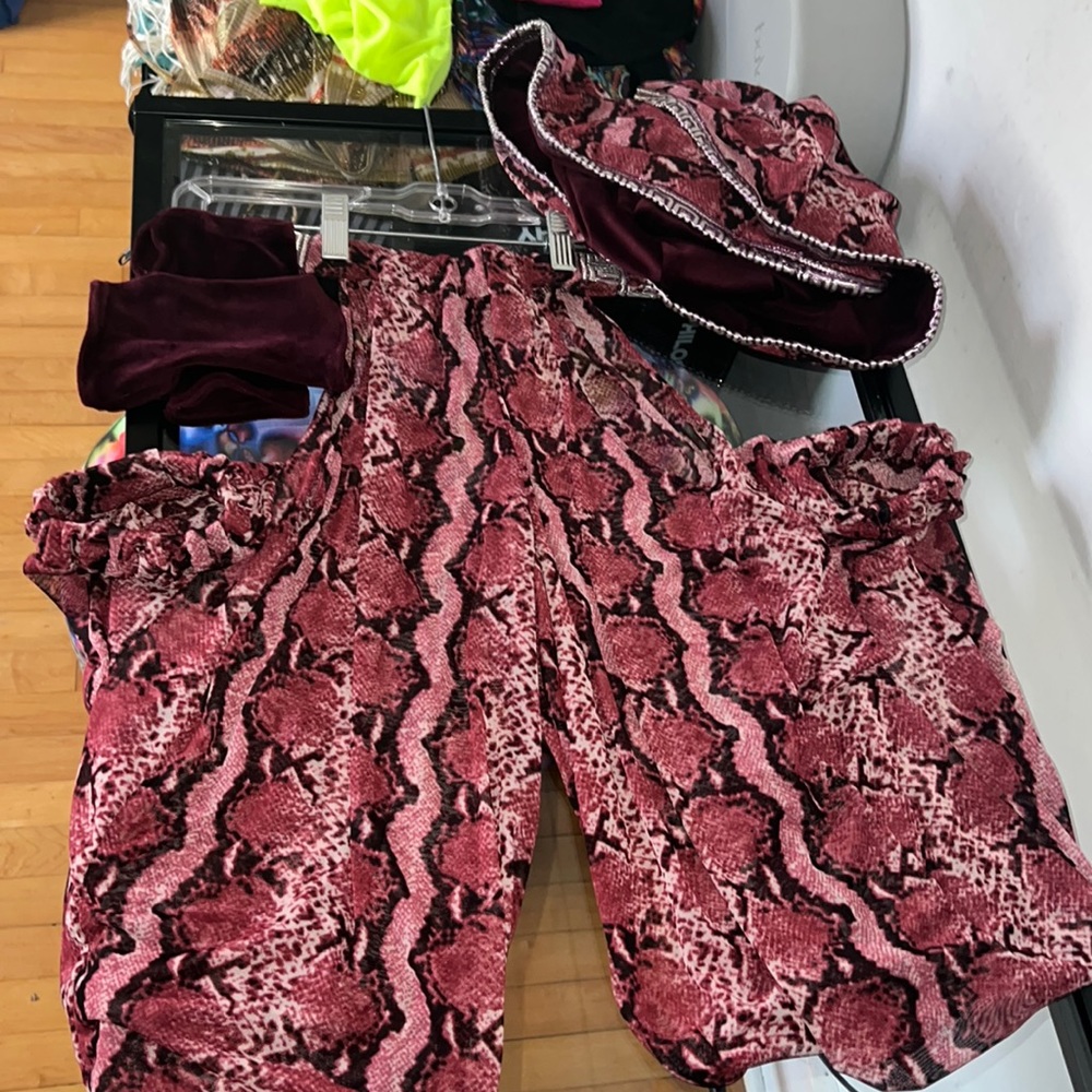 One of a kind 3 piece Medusa Complex Set - size M🖤
